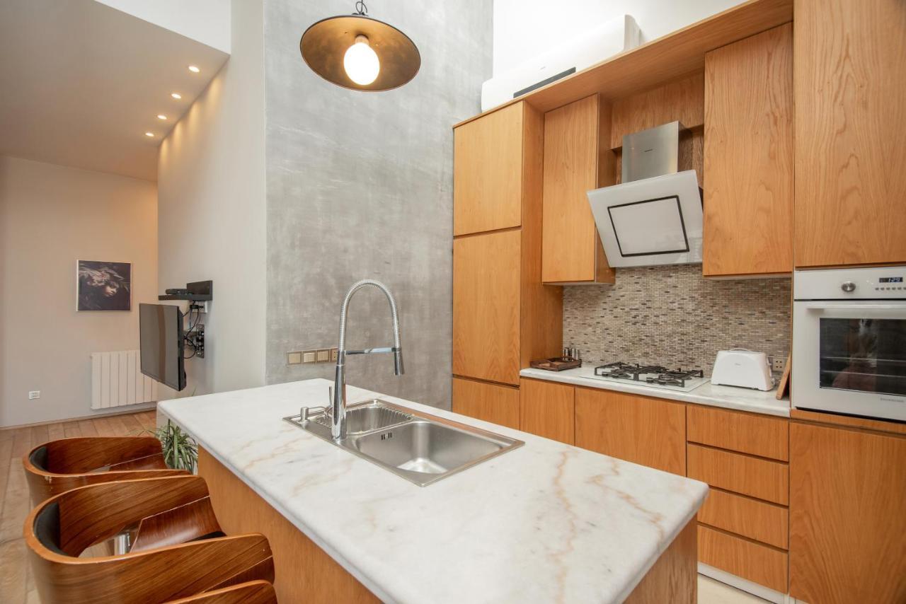 Luxury 4 Bedroom Apartment #1 In The City Center Of Tbilisi Bagian luar foto