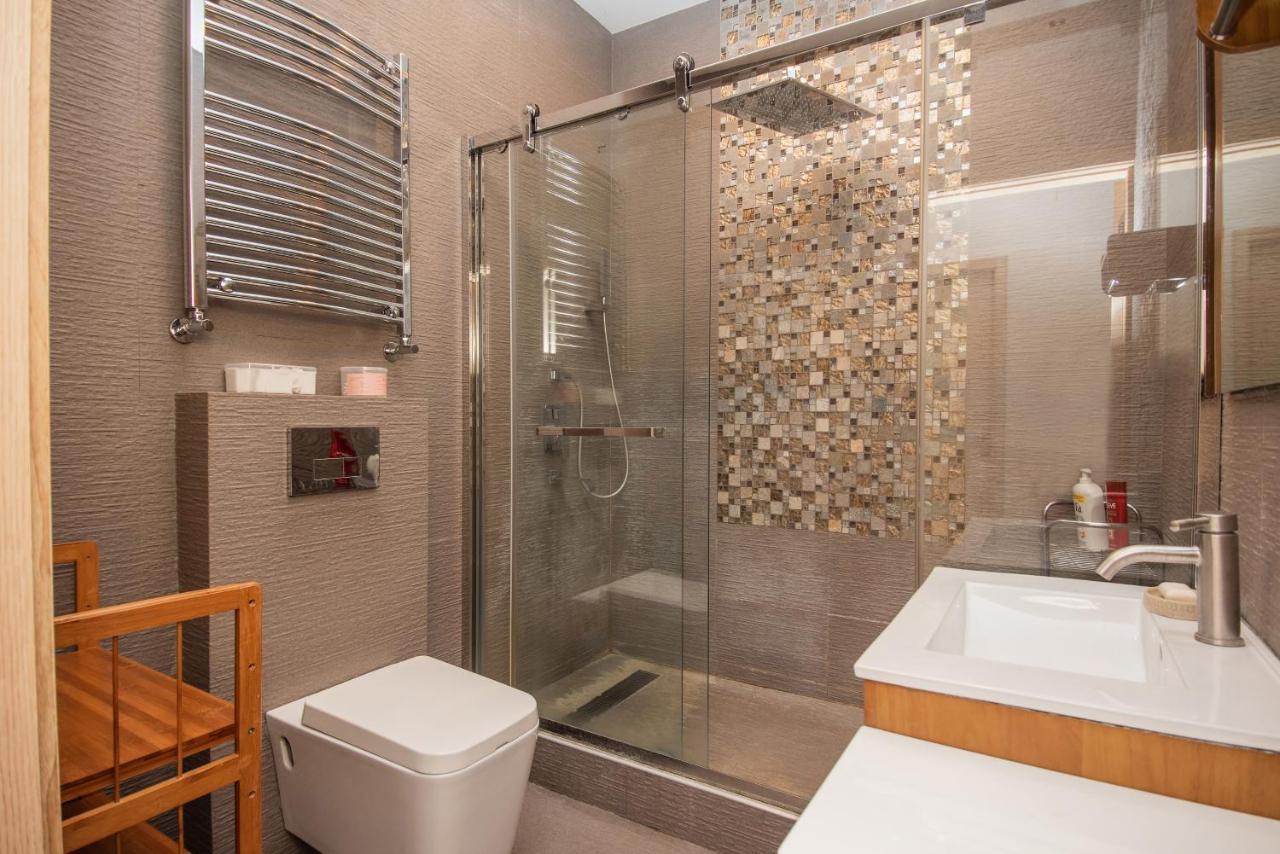 Luxury 4 Bedroom Apartment #1 In The City Center Of Tbilisi Bagian luar foto