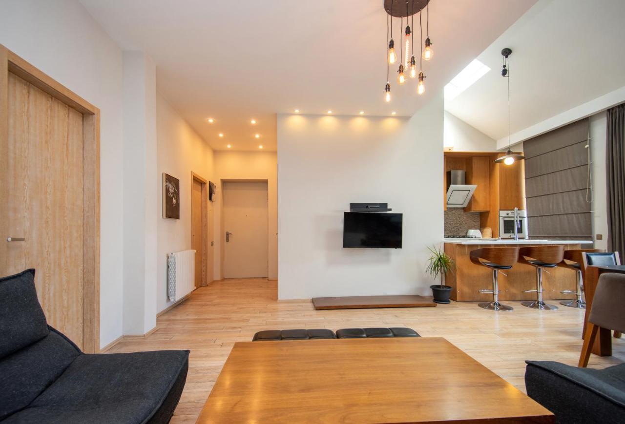 Luxury 4 Bedroom Apartment #1 In The City Center Of Tbilisi Bagian luar foto