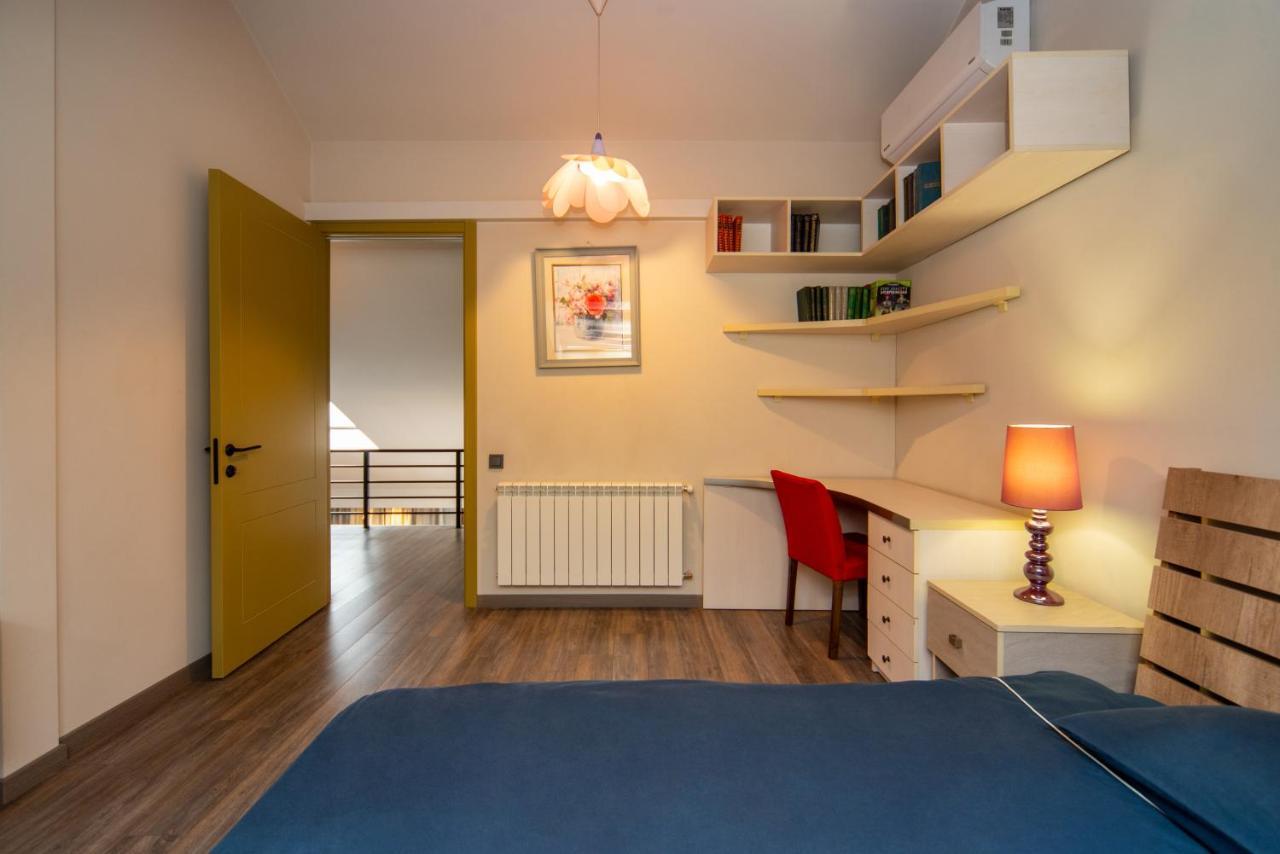 Luxury 4 Bedroom Apartment #1 In The City Center Of Tbilisi Bagian luar foto