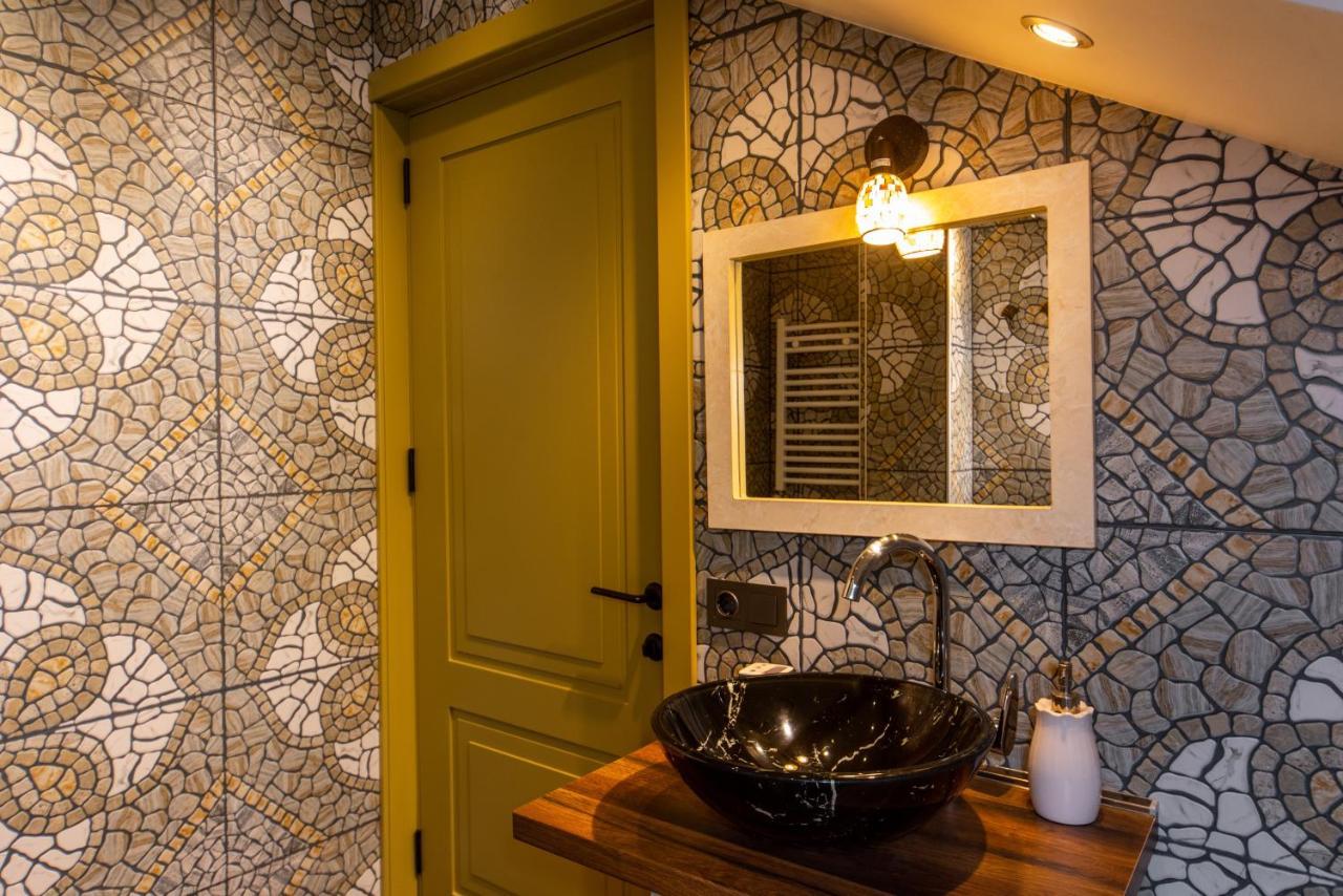 Luxury 4 Bedroom Apartment #1 In The City Center Of Tbilisi Bagian luar foto