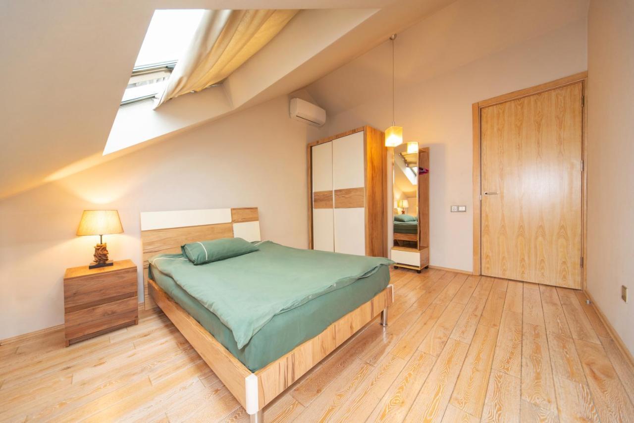 Luxury 4 Bedroom Apartment #1 In The City Center Of Tbilisi Bagian luar foto