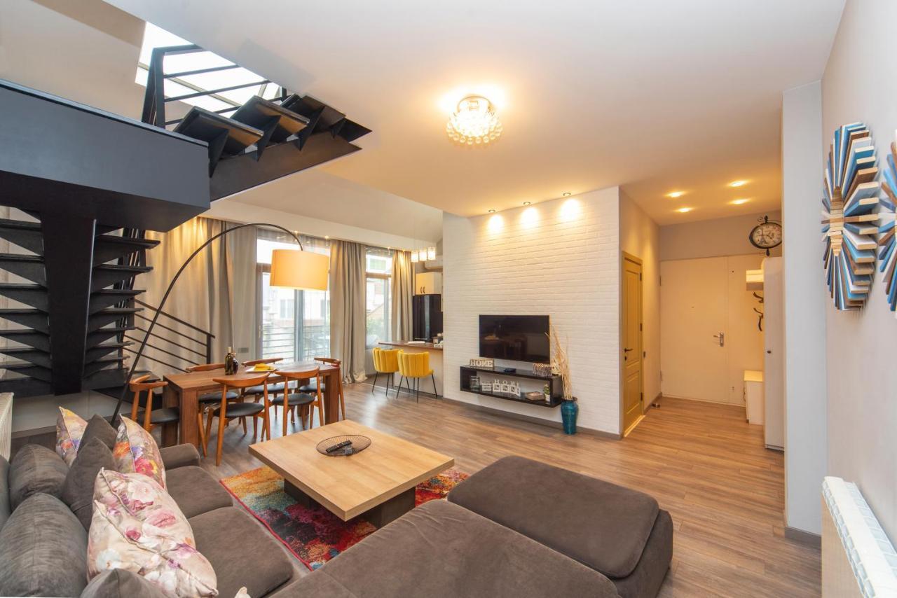 Luxury 4 Bedroom Apartment #1 In The City Center Of Tbilisi Bagian luar foto